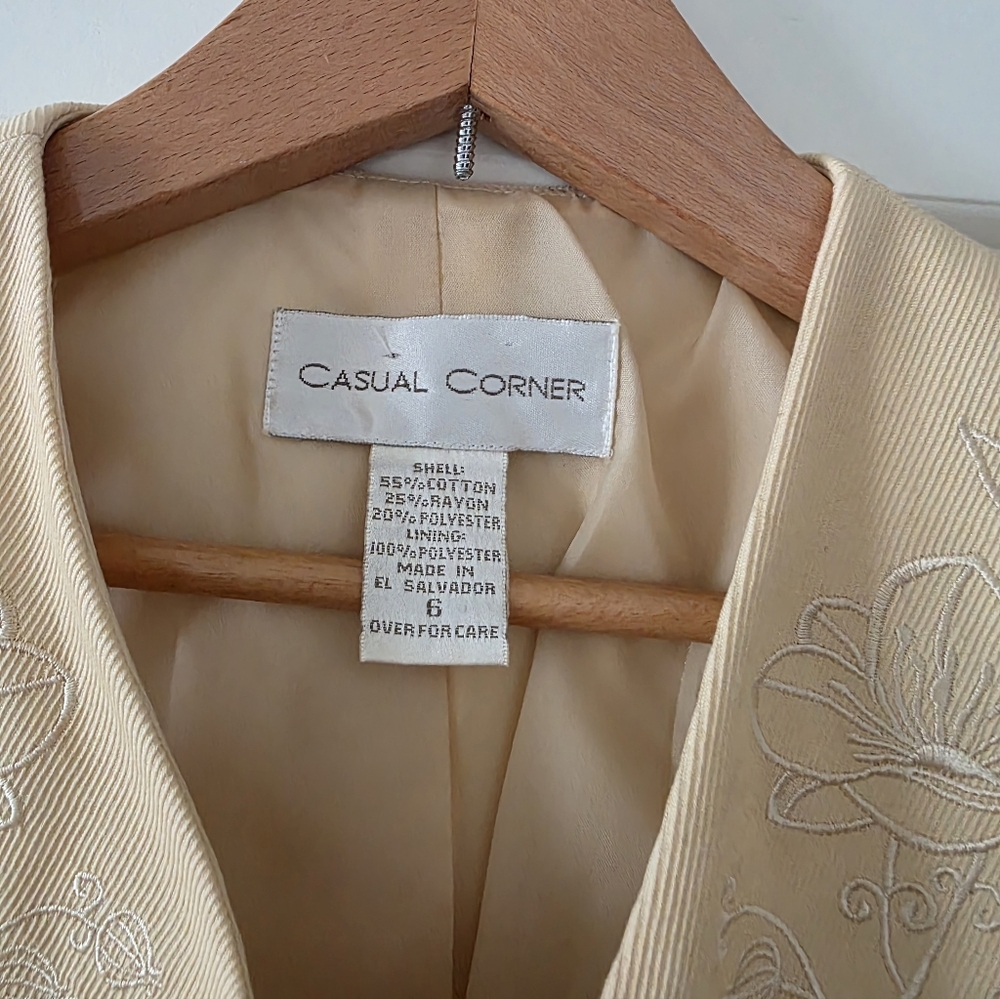 Vintage 90s Casual Corners Embroidered Vest Womens 6 Yellow Cotrage Core Preppy - Picture 4 of 9
